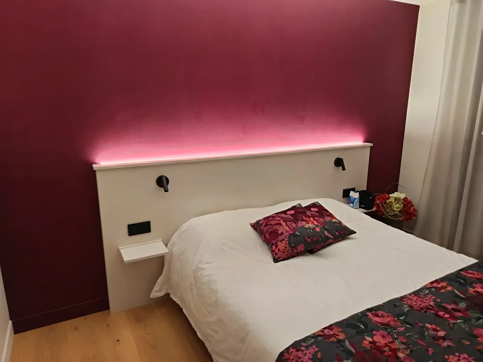 Eclairage LED d'ambiance, tete de lit avec retro-eclairage
